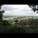 Blick vom Weinberg auf Hitzacker und die Elbe
